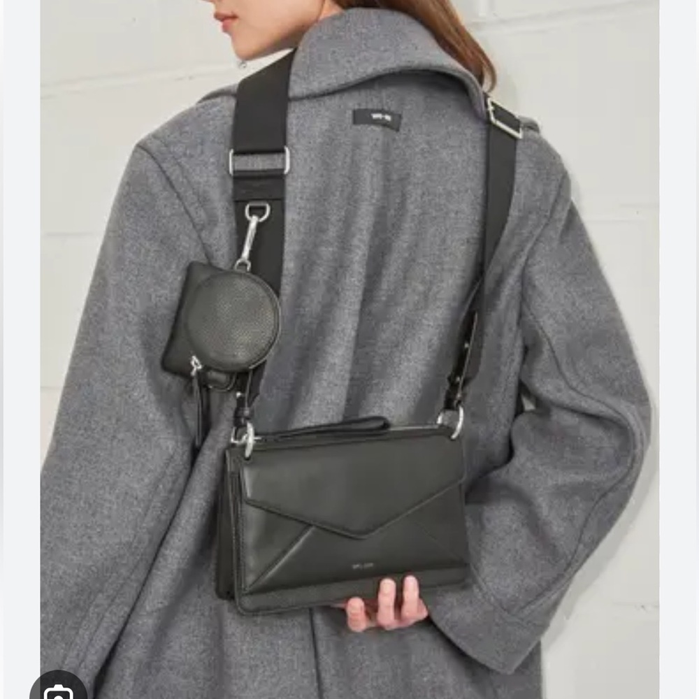 NWT $375 WE-AR4 Envelope Crossbody Bag Black Leather